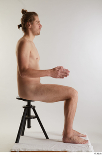 Arvid  1 nude sitting whole body 0013.jpg